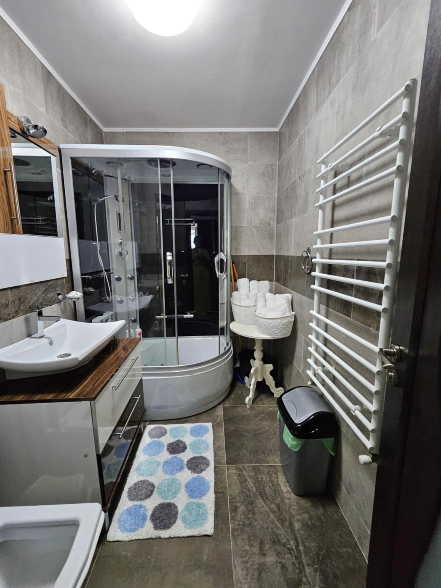 House - Apartment *